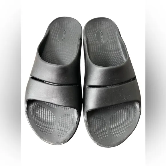 OOFOS Sandals
